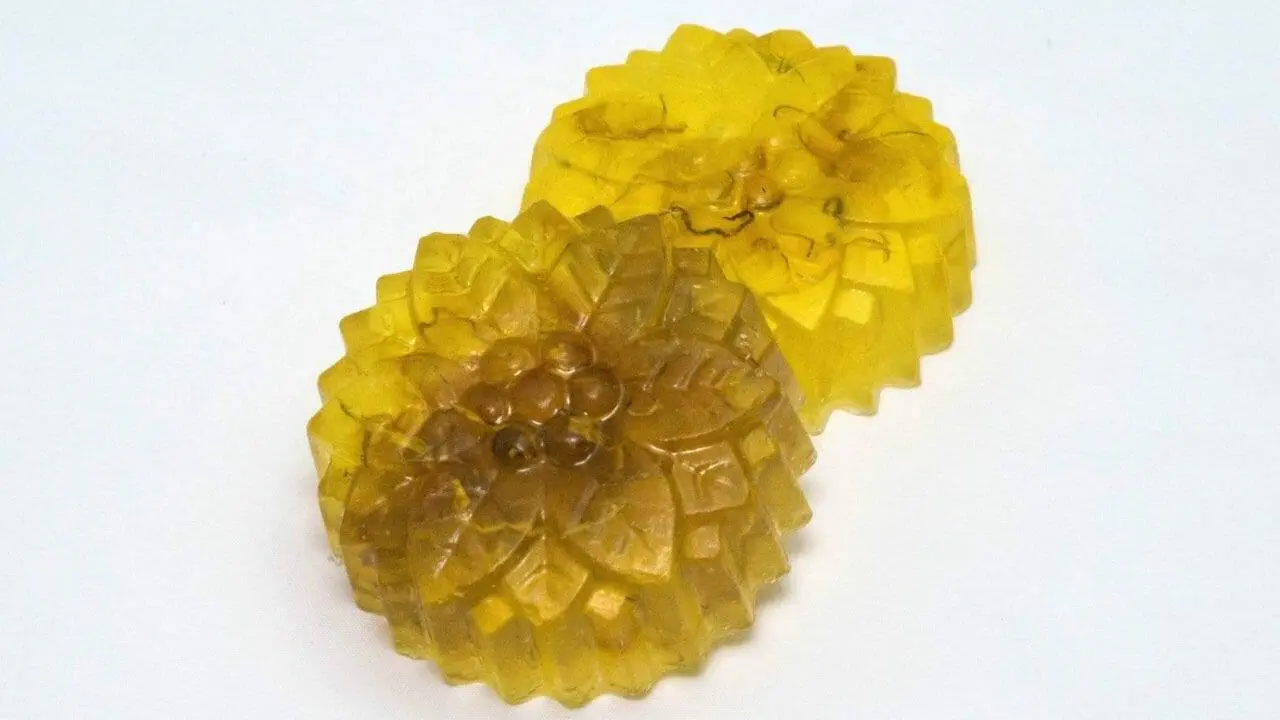 soap with petals 16 x 9